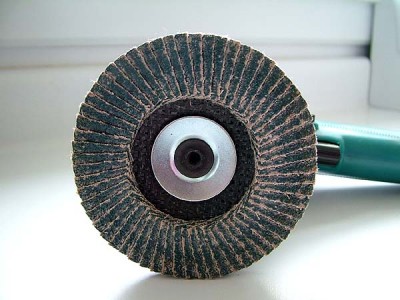 Makita_grinder_disk_withOUT_wrench.jpg